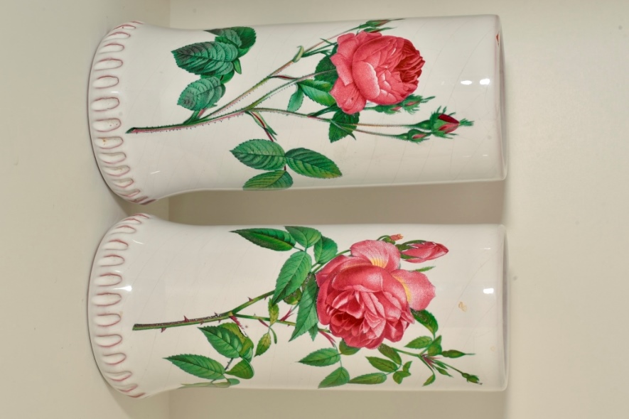 2 Vaser med blomdekor